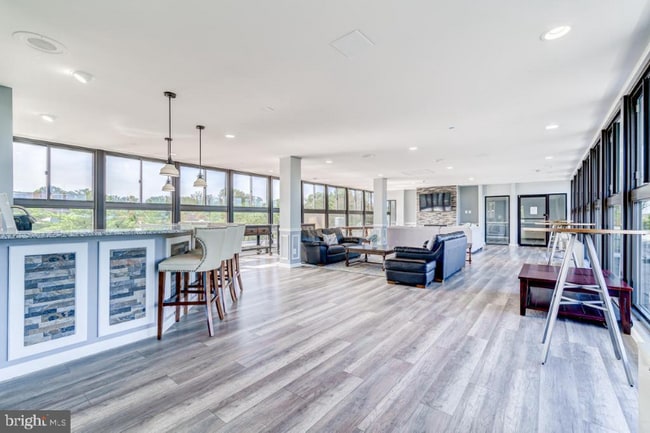 Building Photo - 600 Roosevelt Blvd