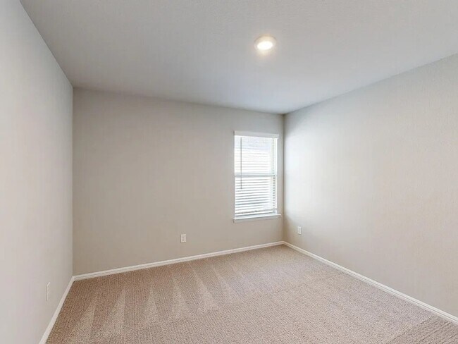 Building Photo - 3316 Coronation Ct