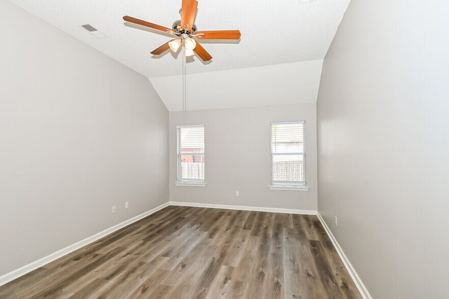 Building Photo - 9946 Rachel Shea Ave