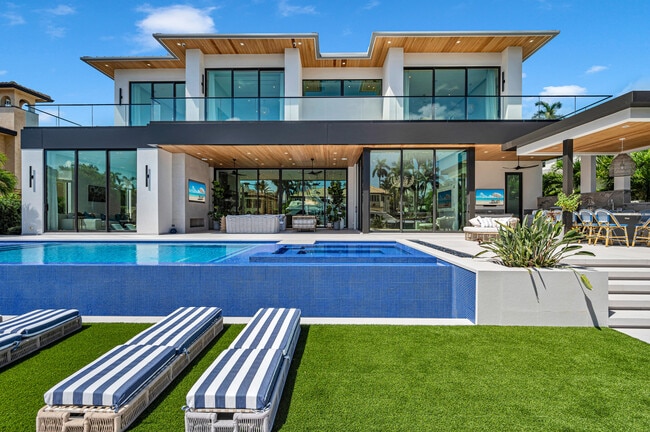 Building Photo - 408 Coral Way