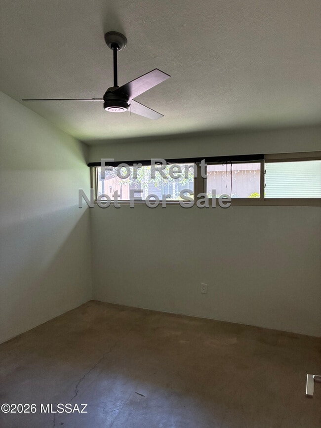 Building Photo - 5701 E Glenn St