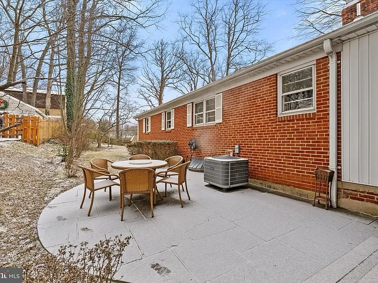 Building Photo - 5801 Lane Dr