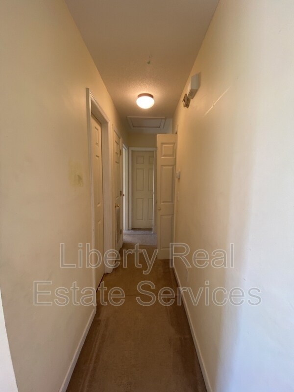 Building Photo - 135 Rolland St