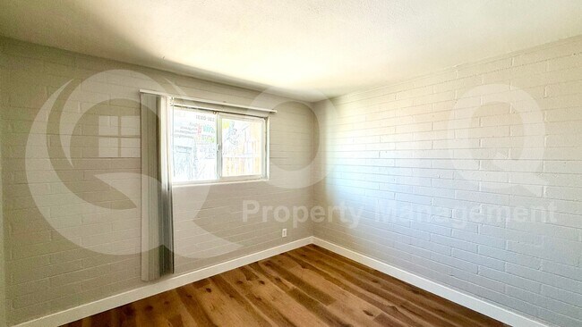 Building Photo - 6044 N 21st Ave