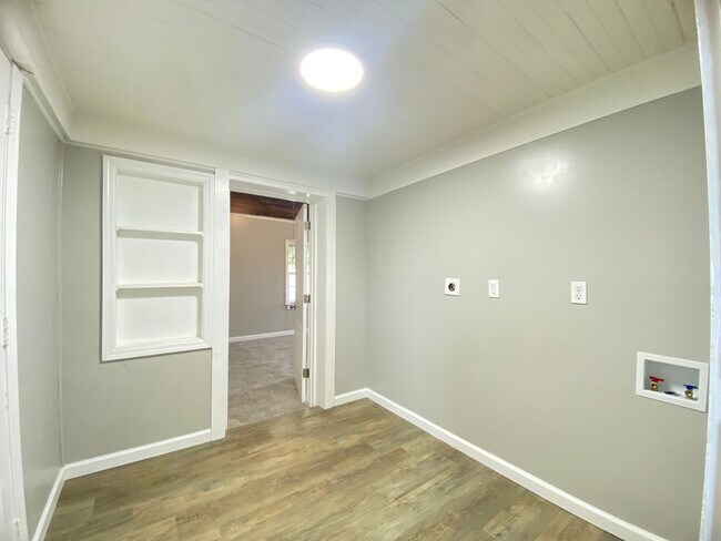 Building Photo - Finley St. 3217