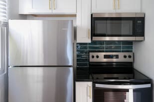 Building Photo - West End Commons