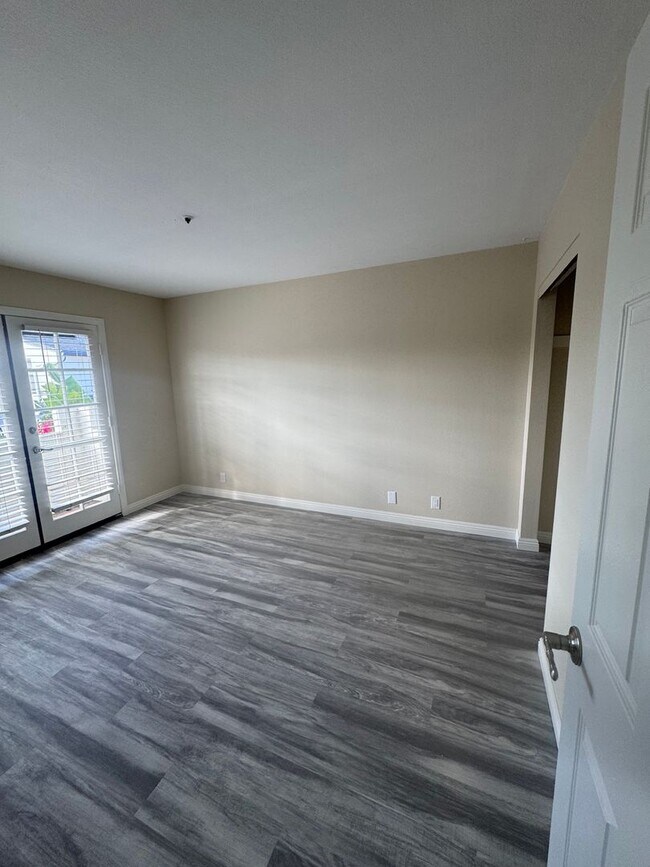 Building Photo - 106 Dije Ct
