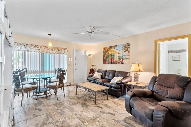 Building Photo - 3225 NE 16th St