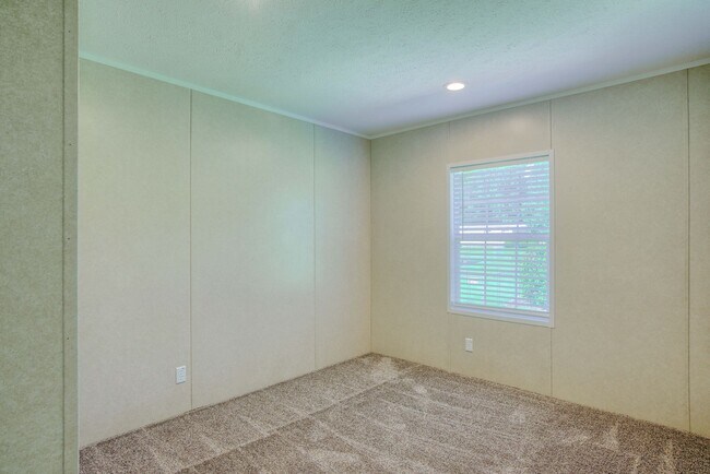 Building Photo - 1118 Old Tar Landing Rd