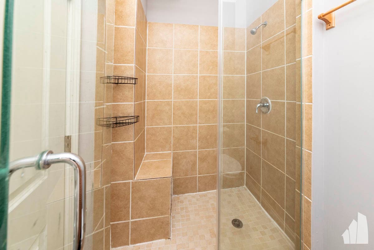 Building Photo - 1133 W Addison St