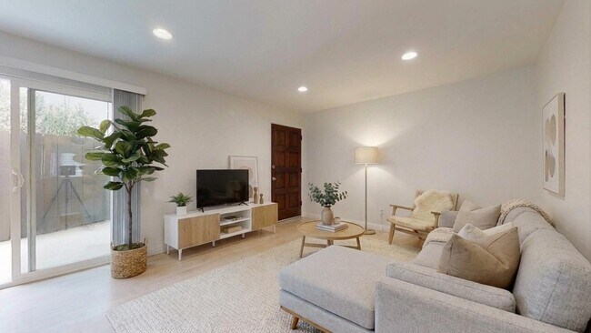 Building Photo - 503 Avenue G