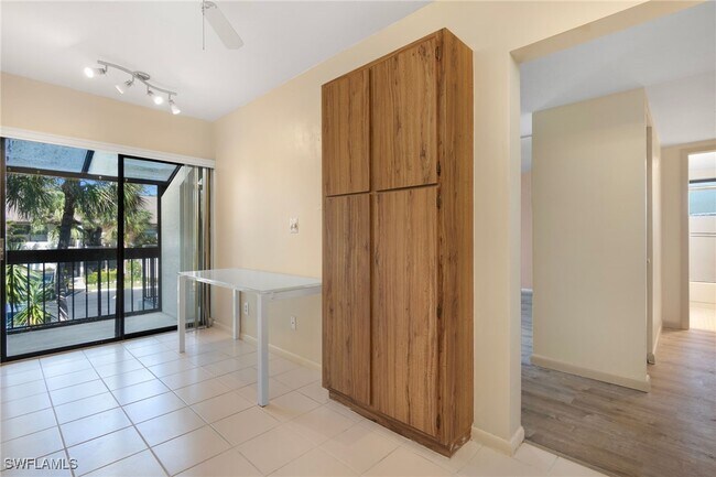 Building Photo - 1814 Kings Lake Blvd