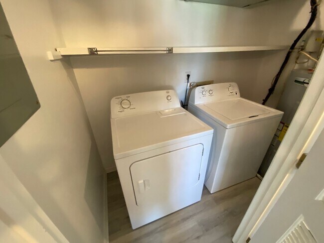 Building Photo - 4400-4402