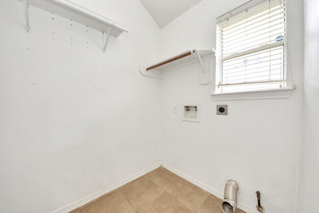 Building Photo - 21019 Stoney Haven Dr