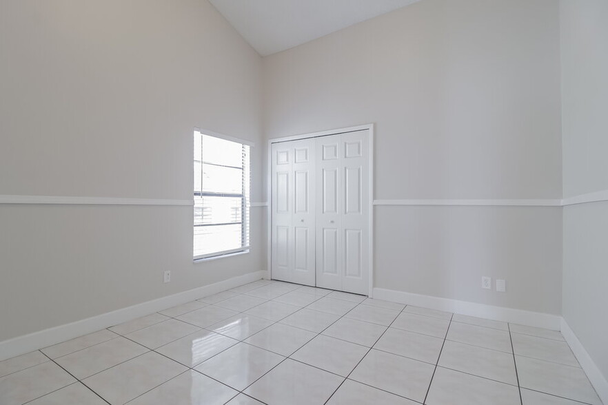 Building Photo - 1056 Covington St