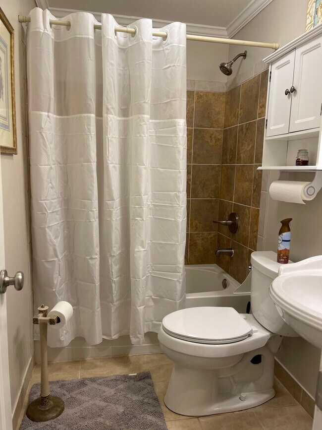 Building Photo - 1430 Juneau Way