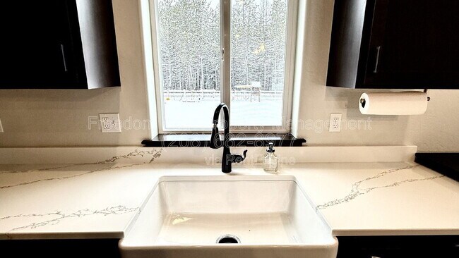 Building Photo - 31015 N Alice Ct