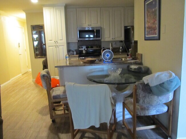 Building Photo - Steps to Imperial Beach!