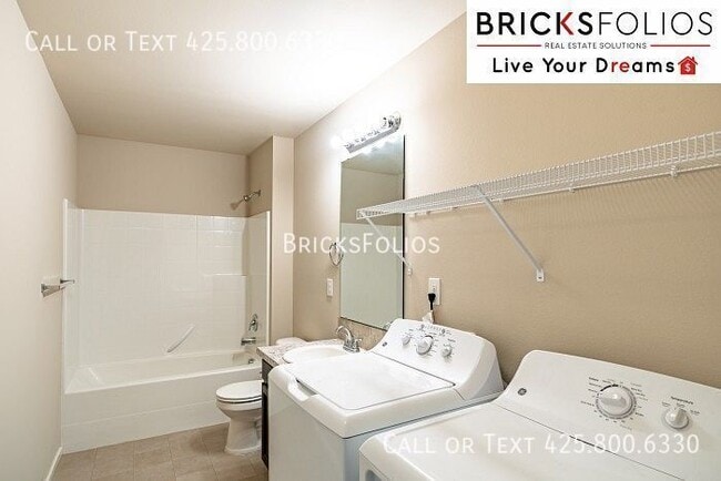 Building Photo - 4-bedroom Lynnwood gem near shops and rest...