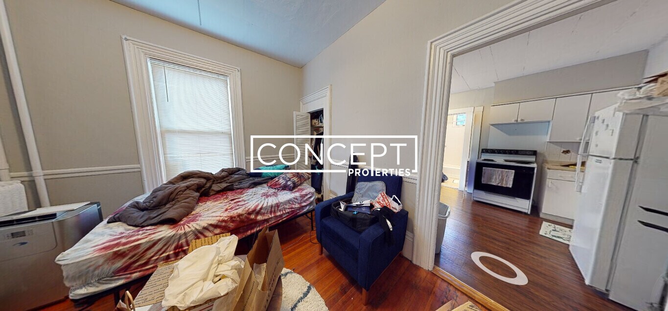 Building Photo - 8 Forest St