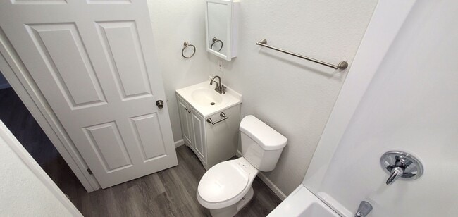 Building Photo - !!! AVAILABLE NOW !!!. Very spacious brand new 3 bed, 2 bath house.