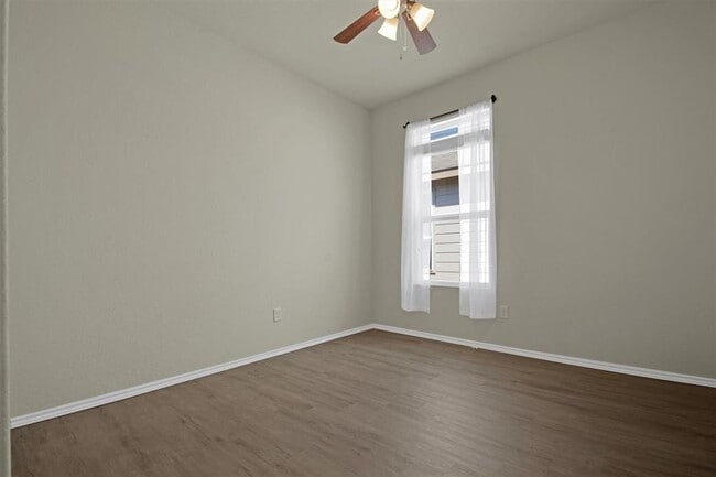 Building Photo - 126 Texas Thistle