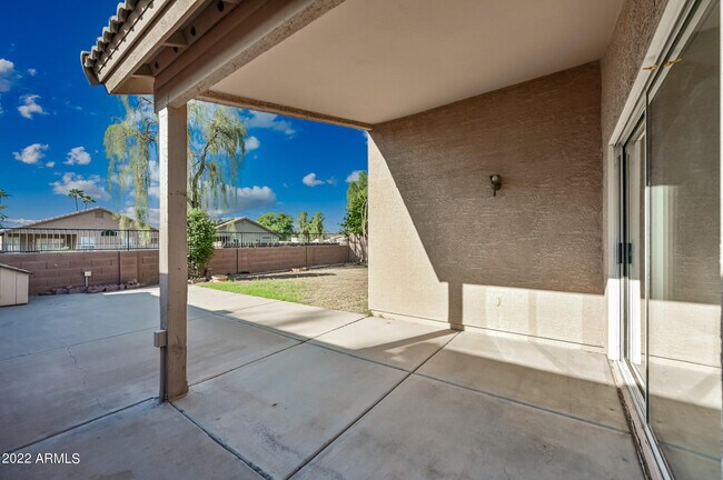 Building Photo - 2607 E Anderson Dr