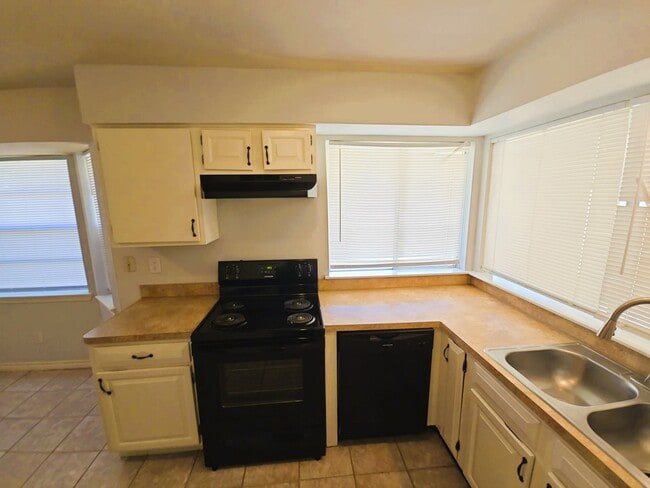 Building Photo - 5611 Caldicote St