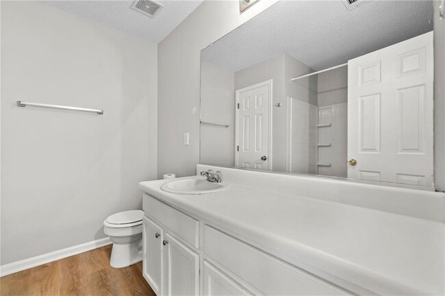 Building Photo - 605 Market Pl Ln
