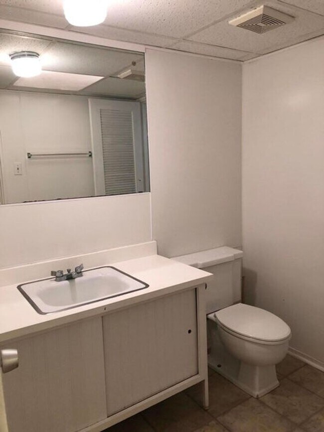 Building Photo - FOR RENT | 2 Bed, 2 Bath Upstairs  Apartment Unit