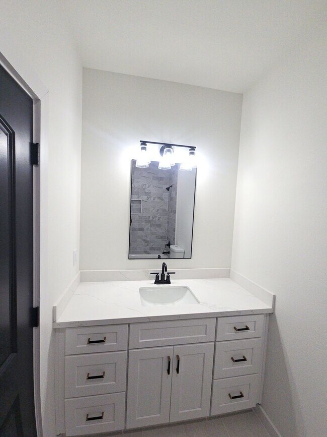 Building Photo - 8101 Venus St