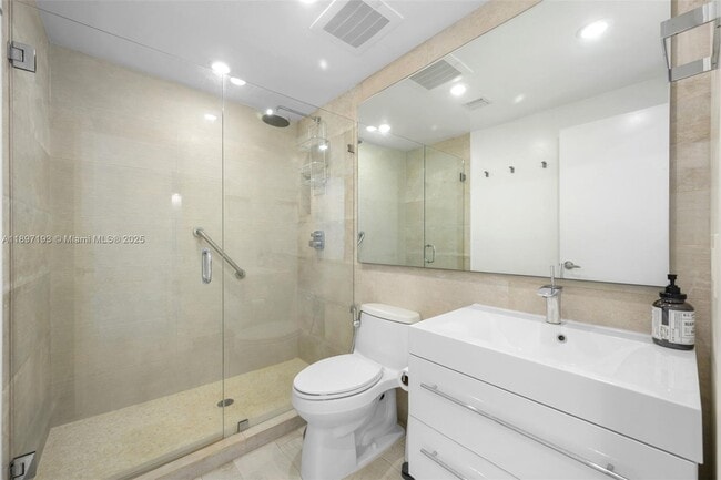 Building Photo - 5000 N Ocean Blvd