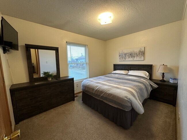 Building Photo - 601 W Scott St