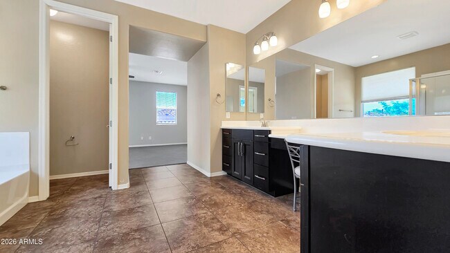 Building Photo - 20737 W Valley View Dr