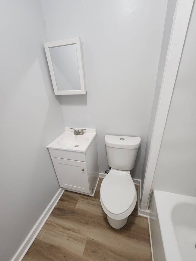 Building Photo - 12709 Parkhill Ave