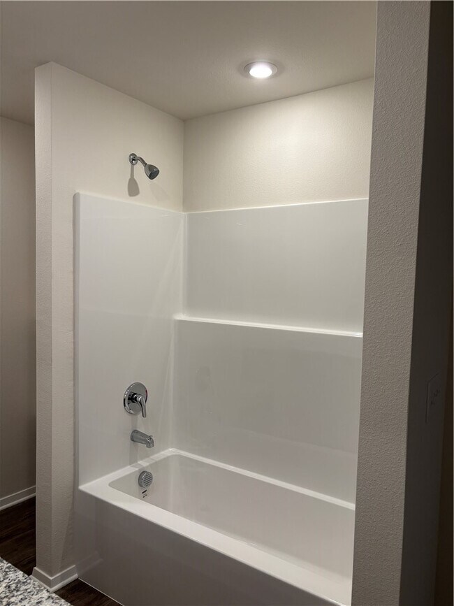 Building Photo - 6608 NW Altus St