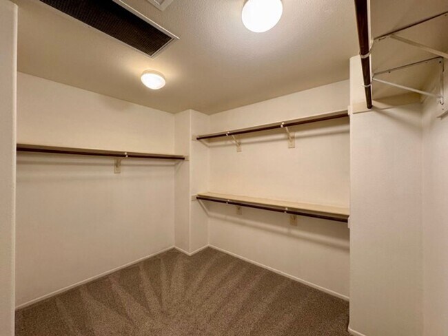 Building Photo - Beautiful 4 bedroom two story house with RV parking for LEASE in Murrieta!