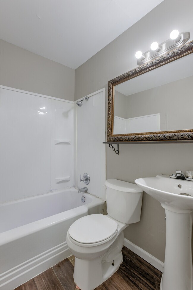 Building Photo - 3356 N 41st St