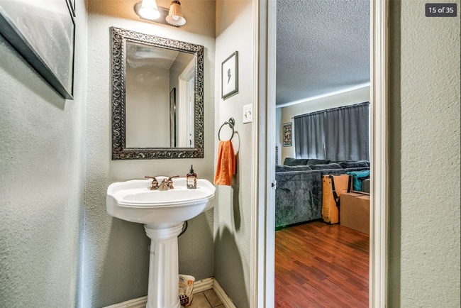 Building Photo - 4510 Lake Haven Dr