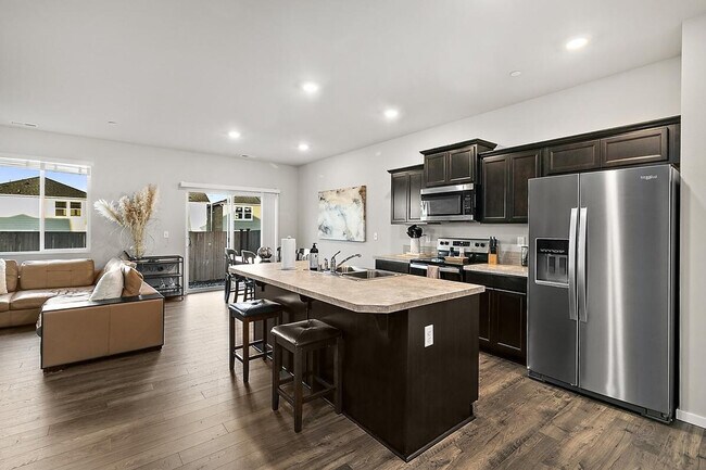 Building Photo - 10816 185th St E