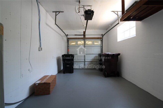 Building Photo - 1639 Oakmont Ln