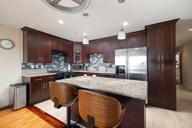 Building Photo - Oceanfront 2 bedroom condo available, full...