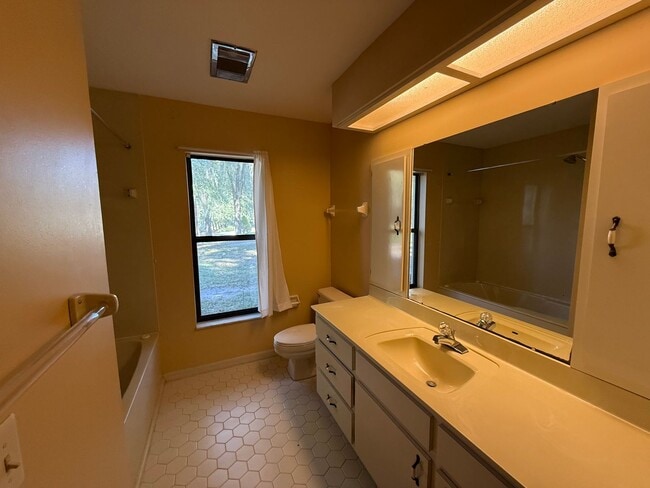 Building Photo - ENJOY EXCLUSIVE RAINBOW RIVER BEACH ACCESS with this beautiful 2BR/2BA Home in Rainbow Springs Co...