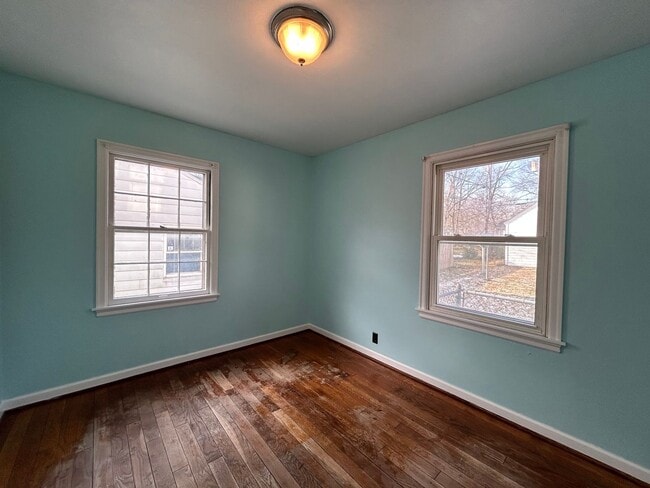 Building Photo - ** Move in Special ** Spacious 3-Bedroom, 2-Bathroom Home – Accepting Section 8 – $1,175/Month