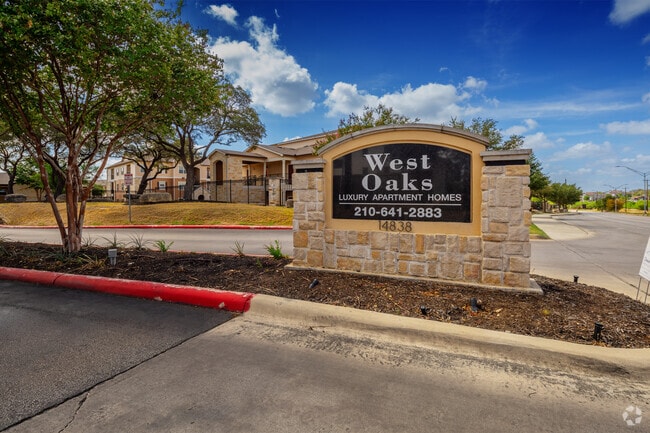 Building Photo - West Oaks