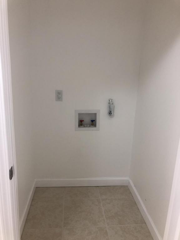 Building Photo - 806 Dowd