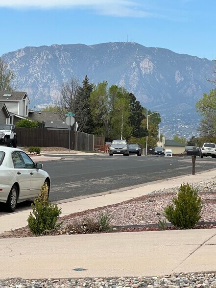 Building Photo - 4797 Live Oak Dr