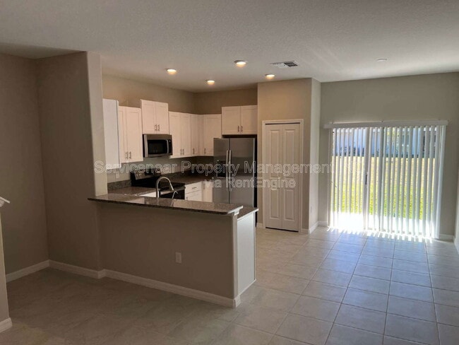 Building Photo - 9625 Pembrooke Pines Dr