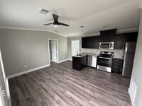 Building Photo - 3114 Shady Creek Ln