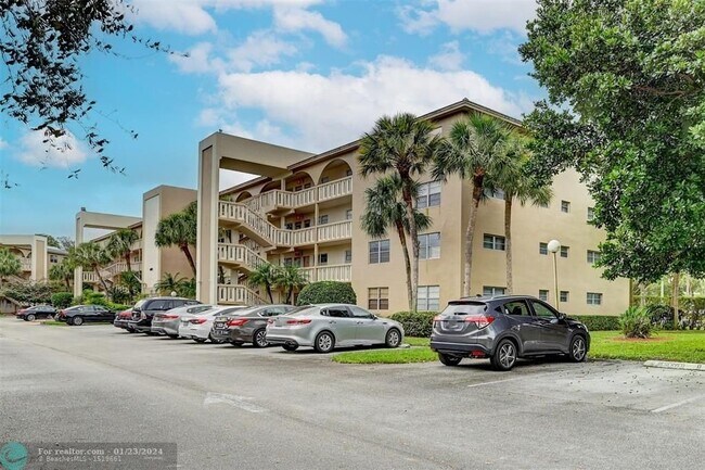 Building Photo - 4401 Martinique Ct